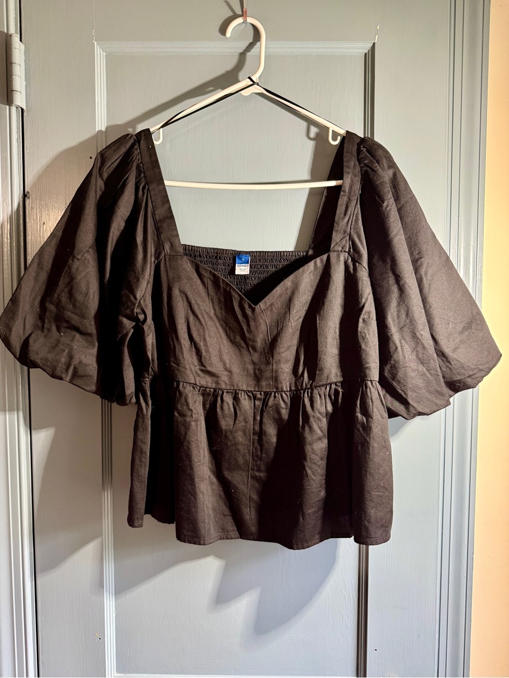 Old Navy Black Puff-Sleeve Peplum Top